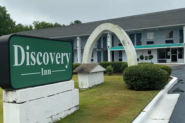 Photo 1 - Discovery Inn Macon