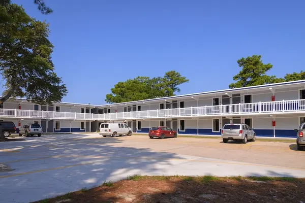 Photo 1 - Heart of Manteo Motor Lodge