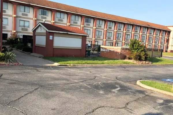 Photo 1 - Coratel Inn & Suites by Jasper Santa Fe OKC