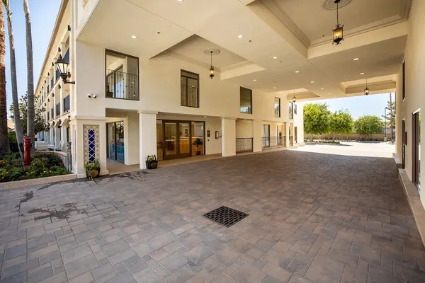 Photo 1 - Hotel Huntington