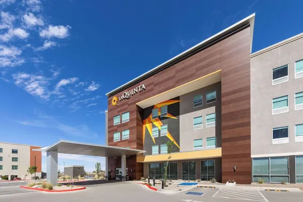 Photo 1 - La Quinta Inn & Suites by Wyndham El Paso East Loop-375