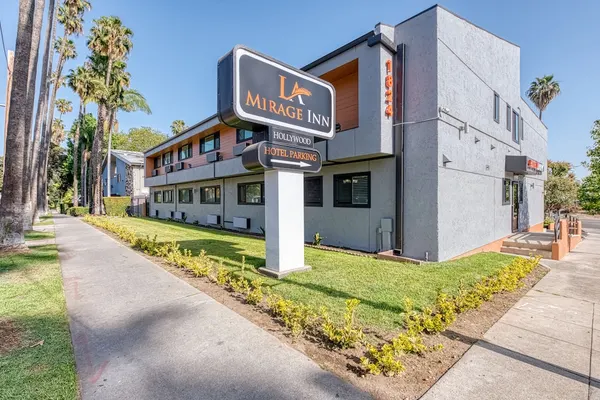 Photo 1 - La Mirage Inn - Hollywood