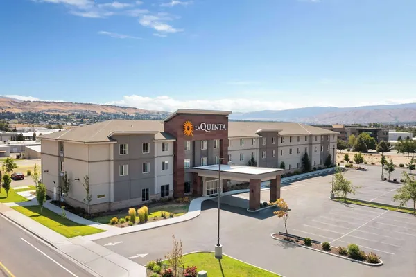 Photo 1 - La Quinta Inn & Suites by Wyndham Wenatchee