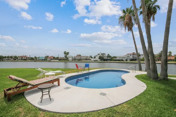 Photo 1 - Prager Bay View by Ryson Vacation Rentals