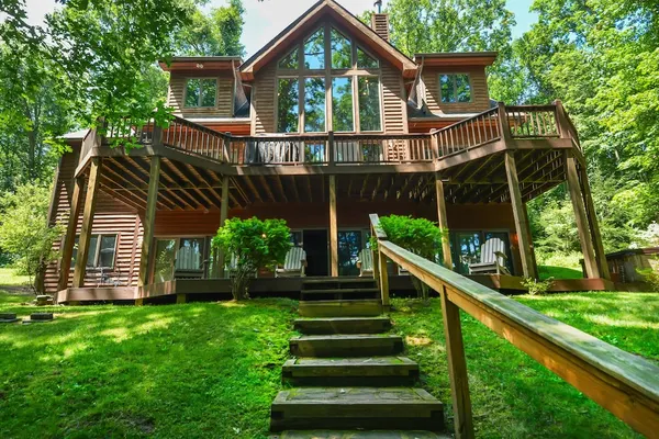 Photo 1 - Lakey Mclakehouse