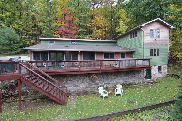 Photo 1 - Oakleaf Lodge