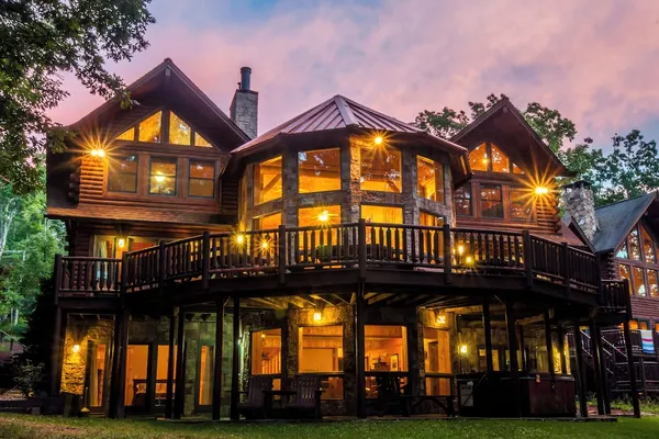 Photo 1 - Grand Chestnut Lodge