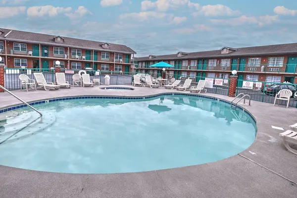 Photo 1 - Mountain Aire Inn Sevierville/Pigeon Forge