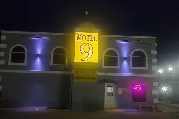 Photo 1 - Motel 9