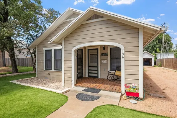 Photo 1 - Deannies Cottage 2 Bedroom Cottage by RedAwning