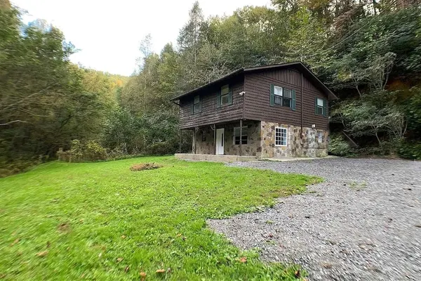 Photo 1 - Secluded And Quiet Cabin: The Bear Necessities 3 Bedroom Cabin by Redawning