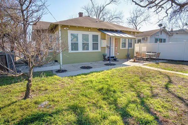 Photo 1 - Stunning 3 BR Home Near DT Alamodome - Riverwalk
