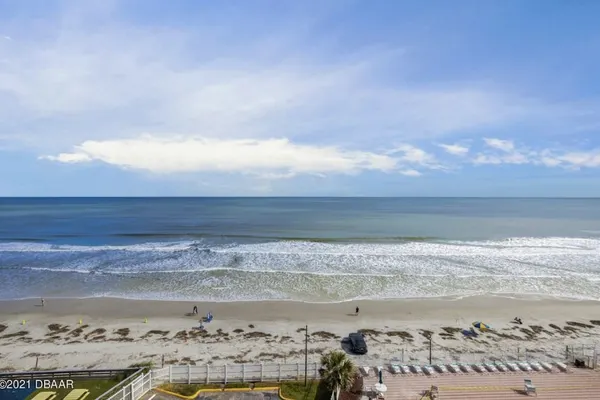 Photo 1 - Beautiful Beachfront Resort Condo
