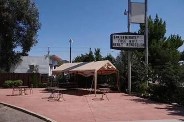 Photo 1 - Springs Inn by Capital O I 25