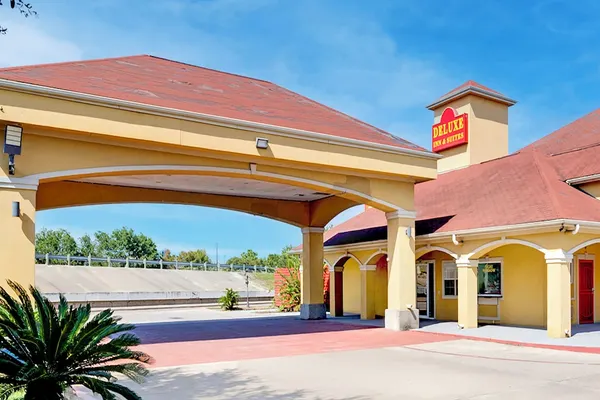 Photo 1 - Capital O Deluxe Inn Channelview Houston I-10