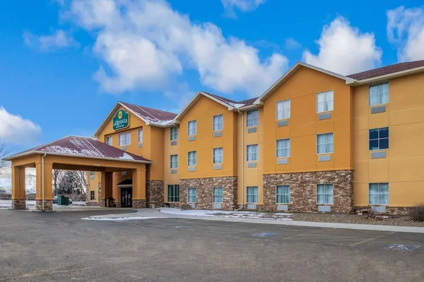 Photo 1 - La Quinta Inn & Suites by Wyndham Glendive