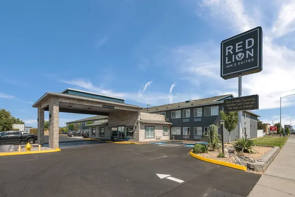 Photo 1 - Red Lion Inn & Suites Kennewick Tri-Cities