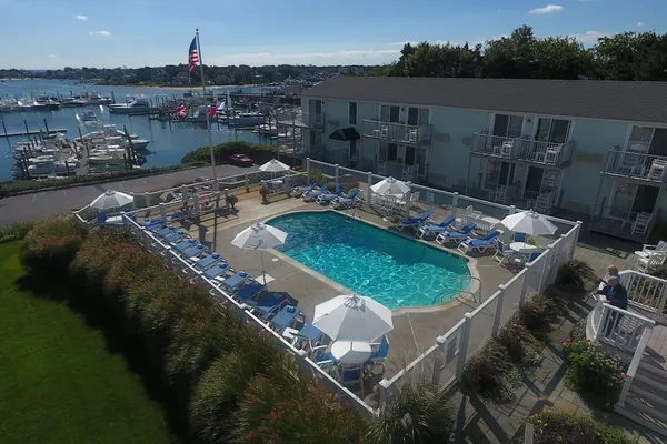 Photo 1 - Anchor In Distinctive Waterfront Lodging