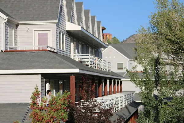 Photo 1 - Absaroka Lodge