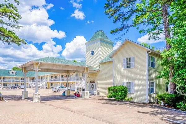 Photo 1 - Hotel O Eureka Springs - Christ Of Ozark Area