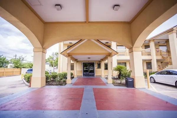 Photo 1 - Downtowner Inn and Suites Hobby