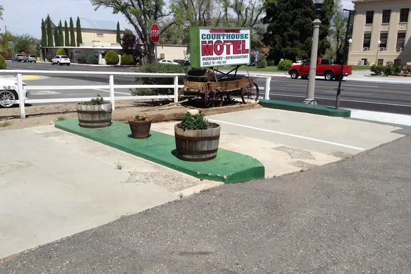 Photo 1 - Independence Courthouse Motel