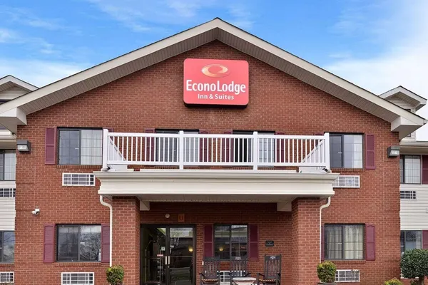 Photo 1 - Econo Lodge Inn & Suites Shelbyville