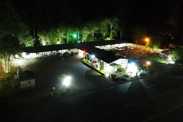 Photo 1 - Ocean Breeze Motel