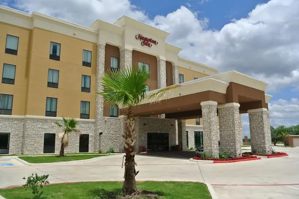 Photo 1 - Hampton Inn Carrizo Springs