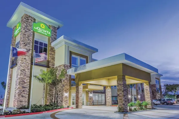 Photo 1 - La Quinta Inn & Suites by Wyndham Rockport - Fulton