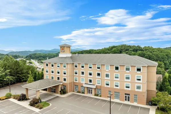 Photo 1 - Comfort Inn Sylva - Cullowhee