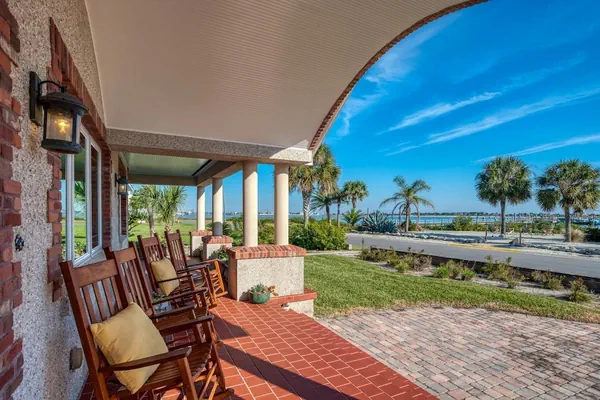 Photo 1 - Waterfront Paradise