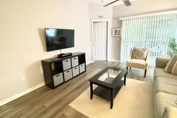 Photo 1 - Grand Palm Community, Picnic Benches, Tennis Court and Much More!!