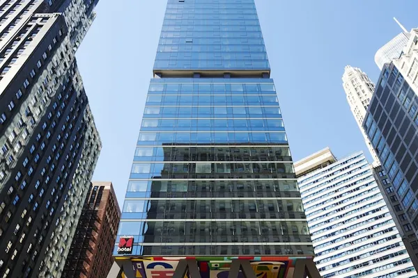 Photo 1 - citizenM Chicago Downtown