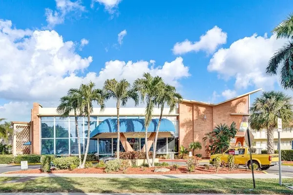 Photo 1 - Cozy Hallandale Beach Apartment, Pool and Parking