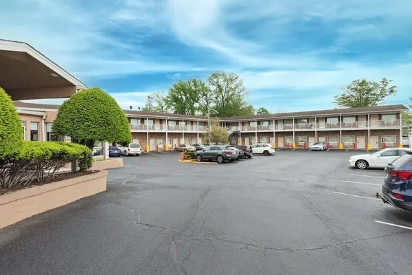 Photo 1 - Edison Motor Lodge