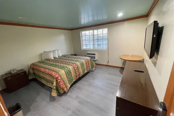 Photo 1 - Hilltop Motor Inn