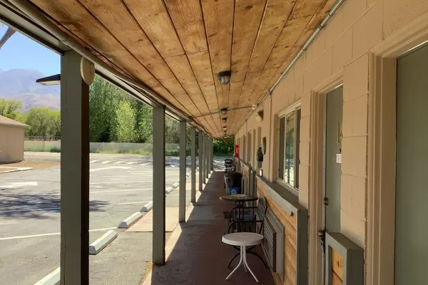 Photo 1 - Starlight Motel