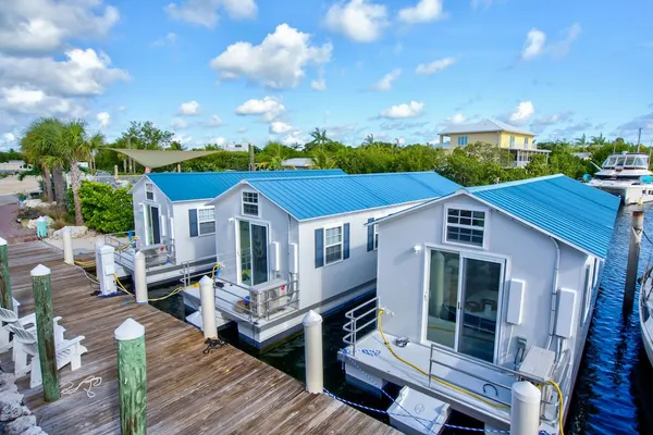 Photo 1 - Aqua Lodge Rentals At Coconut Cay