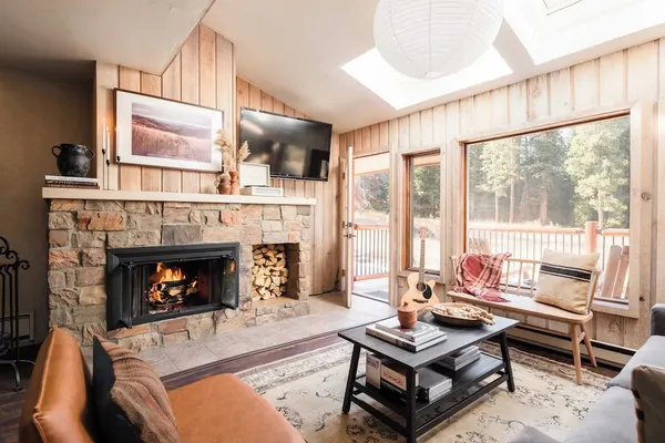 Photo 1 - Rover by Avantstay Beautiful Ski-chalet in Heart of Breckenridge