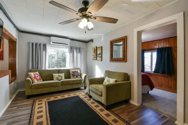 Photo 1 - Downtown House in Historic Branson - Awesome Location