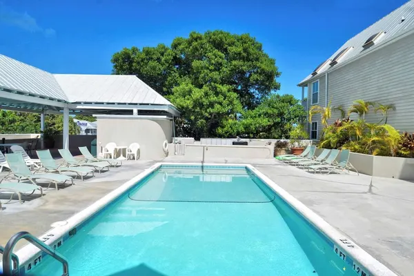 Photo 1 - Duval Sea Turtle by Avantstay Great Location Close to Shops Shared Pool!