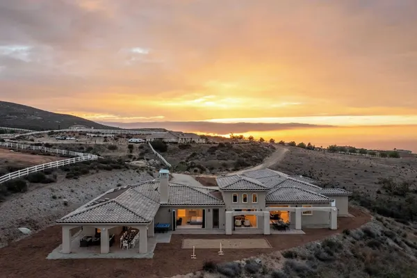 Photo 1 - Malbec by Avantstay Incredible Estate w/ Panoramic Views & Bocce Ball Court!