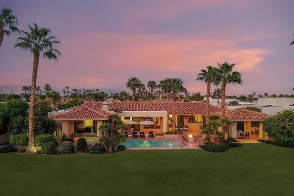 Photo 1 - Moonshine by Avantstay Modern & Stylish Estate w/ Bar, Fire Pit & Hot Tub 5 bd