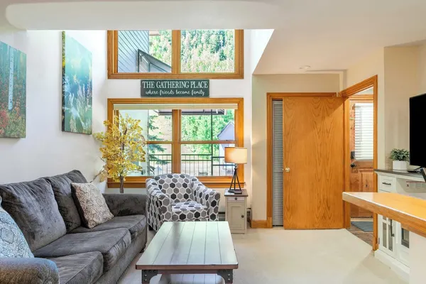 Photo 1 - Cimarron Lodge 14 by Avantstay Ski-in/ski-out Property in Complex w/ Two Hot Tubs! Permit#3601