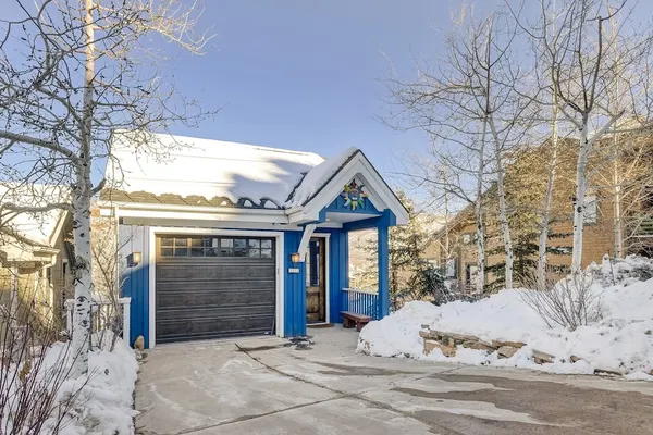 Photo 1 - Murdock by Avantstay Cozy Townhouse w/ Hot Tub Walk To Park City Mountain!