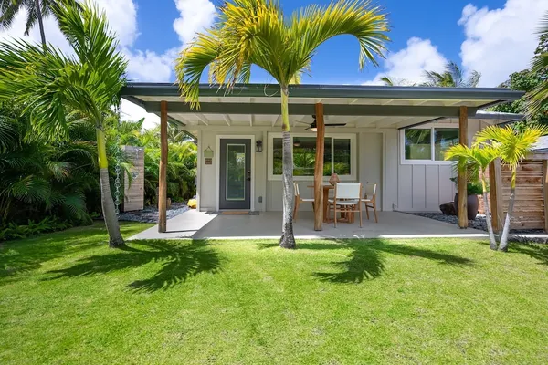 Photo 1 - Hale Oahu Cottage by Avantstay Stunning Beachfront Estate!