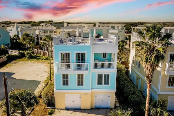 Photo 1 - Sea Shell by Avantstay Breezy Beachside Getaway w/ Rooftop Deck & 6 BRs