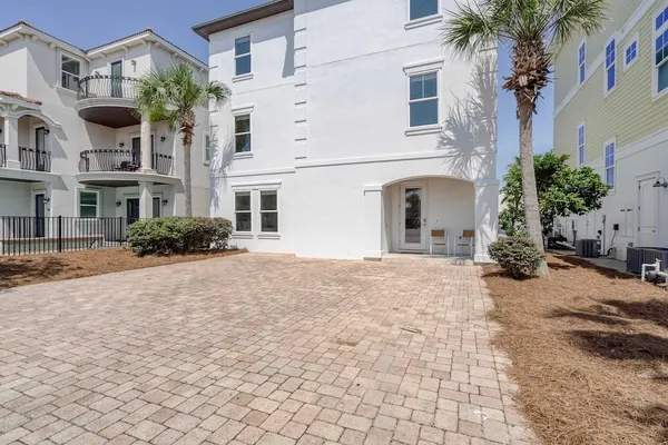 Photo 1 - Vitamin Sea by Avantstayminutes From the Beach!