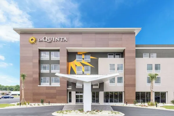 Photo 1 - La Quinta Inn & Suites by Wyndham Valdosta